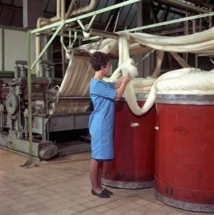 Threads Prints: Folding raw wool into large bins