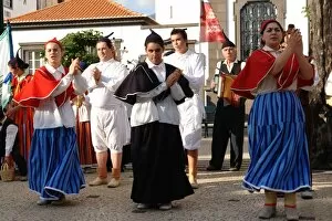 Images Dated 15th December 2007: Folklore group dancing in Funchal, Madeira