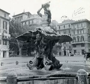 Images Dated 17th May 2021: Fontana del Tritone, Rome, Italy