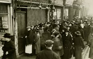 Food queue during a shortage, London, WW1