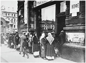 Revolution Prints: Food Queue / Tverskaya St