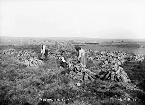 Bundles Prints: Footing the Turf