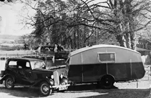 Caravans Prints: Ford Car & Caravan