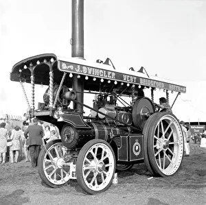 Foster Showman's Tractor number: 12509, Maid Marian