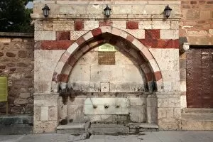 Alevi Gallery: Fountain