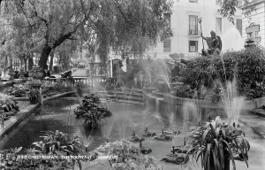 Jets Prints: The Fountain in Cheltenham