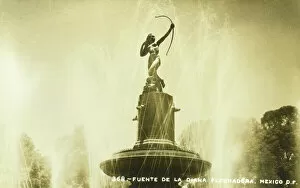 Images Dated 2nd August 2015: Fountain and statue of Diana - Mexico City