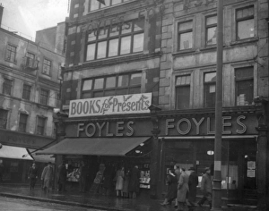 Images Dated 2nd February 2012: Foyles book shop, Charing Cross Road