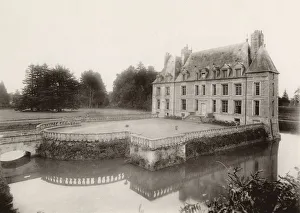 Moat Gallery: France - Chateau de Missy - The Courtyard
