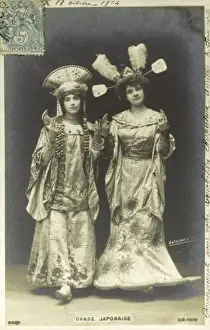 France - French Women perform Japanese Dance