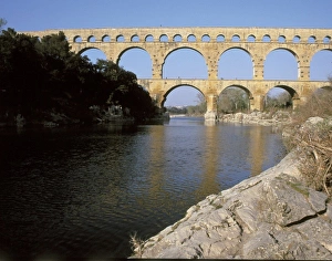 Roussillon Collection: FRANCE. LANGUEDOC-ROUSSILLON. GARD. Vers-Pont-du-Gard