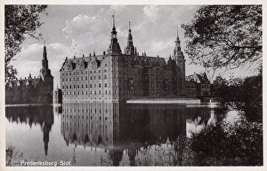 Moat Gallery: Frederiksborg Castle - Hillerod, Denmark