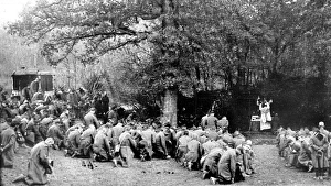 Images Dated 2nd January 2005: The French army celebrating Mass at the front