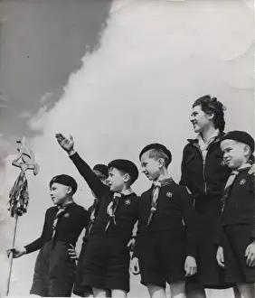 French cub scouts with their female leader