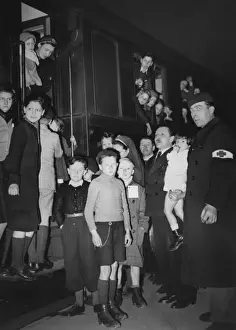 Gare Prints: French evacuees WWII