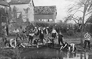 Ponds Collection: French soldiers washing at a pond, WW1