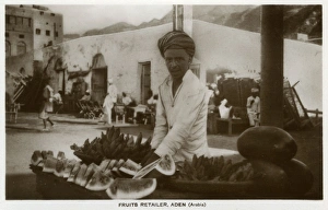 Images Dated 27th October 2016: Fruit seller in street market, Aden