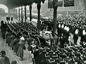 Paddington Collection: Funeral of King George V, Gun Carriage at Paddington