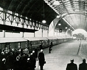 Paddington Collection: Funeral of King George V, Royal Train leaves Paddington