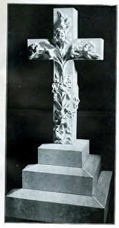 Images Dated 6th September 2017: Funerary Monument - Cross with Flowers