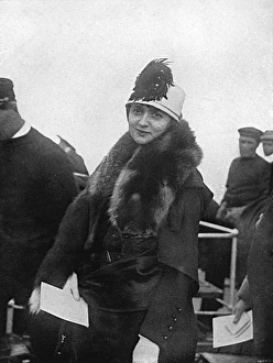 Rosy Collection: Gaby Deslys sailing to England, 1915