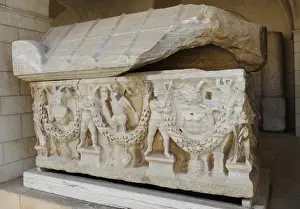 Garland sarcophagus. Marble. Tel Mevorah