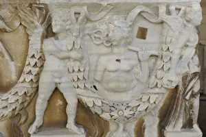 Garland sarcophagus. Marble. Tel Mevorah. Detail