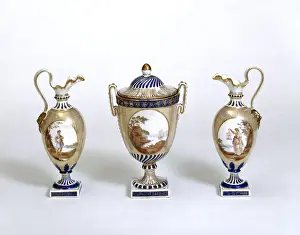 Part of a garniture de chemin