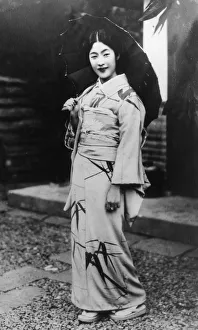 Images Dated 16th September 2011: Geisha Girl