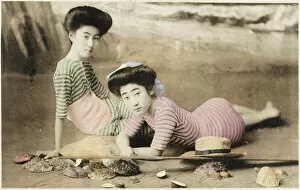 Shells Gallery: Geisha girls at the seaside, Japan