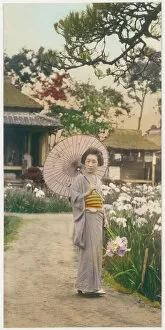 Kimono Gallery: Geisha Picking Flowers