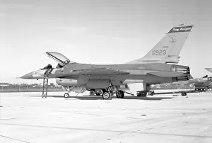 Dynamics Prints: General Dynamics F-16A Fighting Falcon 82-0929