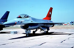 Koninklijke Prints: General Dynamics F-16A Fighting Falcon J-252