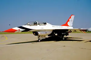 General Dynamics F-16A Fighting Falcon Thunderbird 8