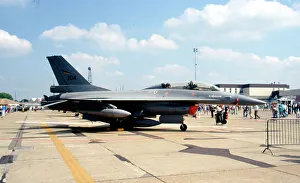 F 16b Prints: General Dynamics F-16B Fighting Falcon 304