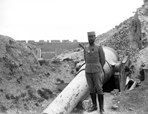 Bahr Prints: General Gouraud with wrecked gun, Sedd el Bahr, Turkey