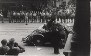 Amstel Gallery: General Montgomery arriving at Amstel Hotel, Amsterdam