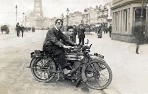Triumph Gallery: Gentlemen on a 1914 Triumph motorcycle & sidecar