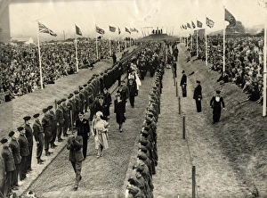 Images Dated 28th September 2012: George VI 1945