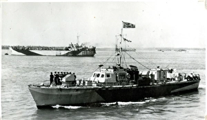 Images Dated 12th July 2016: George VI arriving to inspect Invasion Forces, WW2