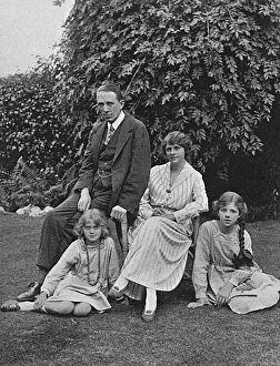 Maurier Collection: Gerald du Maurier and family