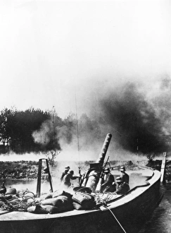 Aisne Gallery: German 15cm gun on a barge, Aisne Canal, France, WW1