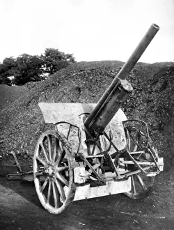 German 77mm field gun on howitzer carriage, WW1