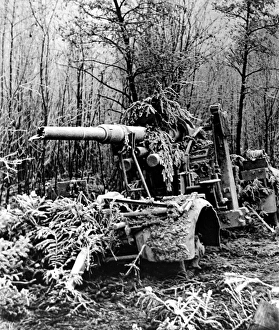 Images Dated 27th December 2004: German Artillery Gun, Second World War, 1945
