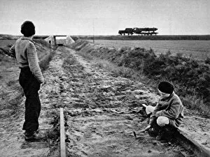 Images Dated 23rd October 2004: German Boys on a disused Railway, Berlin, 1948