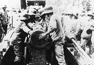 German gunners in action with 38cm gun, WW1