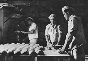 Bakers Prints: German prisoners in Britain, baking bread, 1946