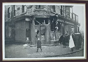 Images Dated 25th April 2012: The German Raid on Scarborough, December 16th 1914