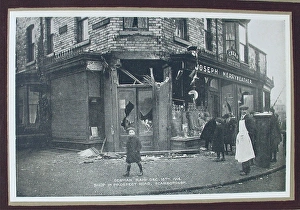 Images Dated 25th April 2012: The German Raid on Scarborough, December 16th 1914