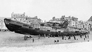 Images Dated 21st August 2018: German submarine on Hastings beach, 15th April, 1919